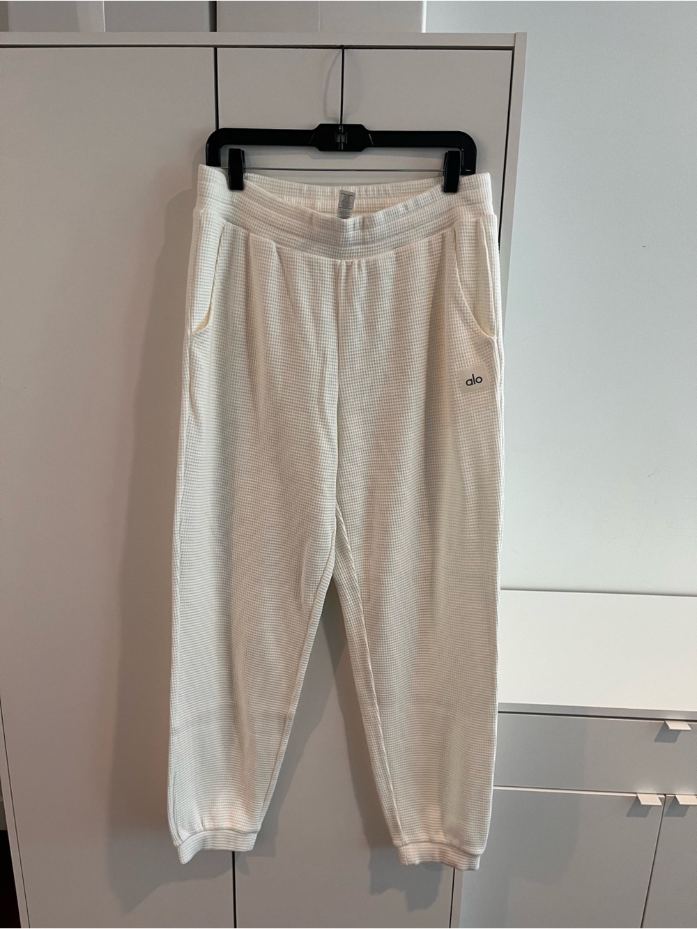 NWOT - ALO Yoga Women’s Off-White Waffle Knit Jogger Pants